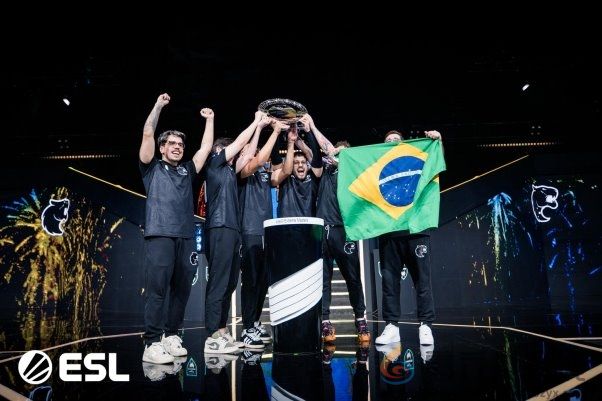 FURIA成都捧杯创历史：巴西劲旅首夺英特尔®极限大师赛冠军(图1)
